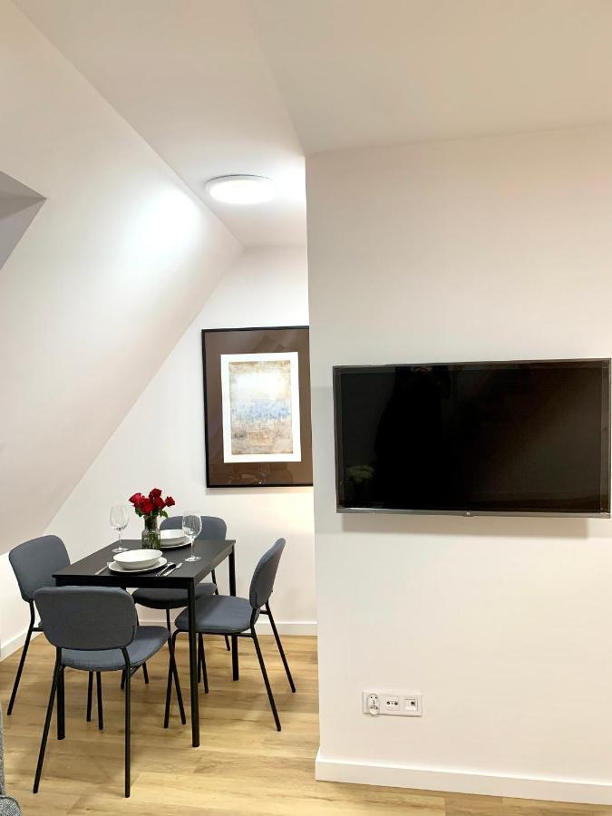 Hotel, Apartament Pod Zlotym Lwem W Samym Centrum Miasta Z Darmowym Parkingiem VII Kladsko Exteriér fotografie